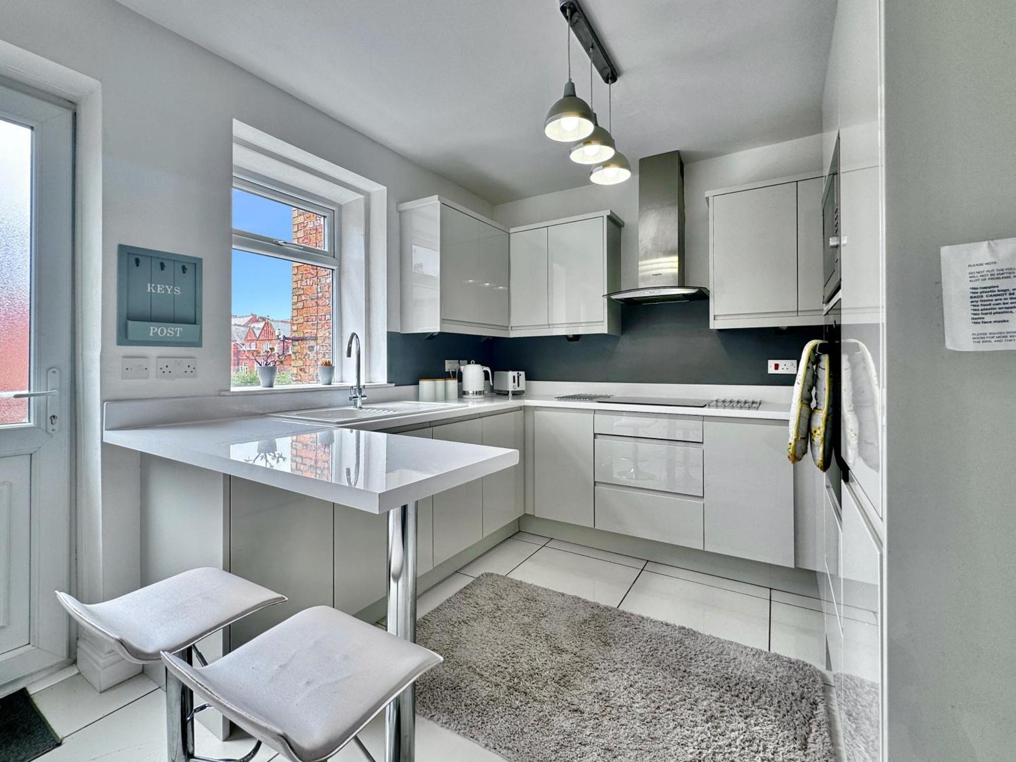 Apartment Victoria With Free Parking Scarborough Exterior photo
